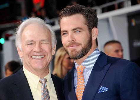 who is chris pine father